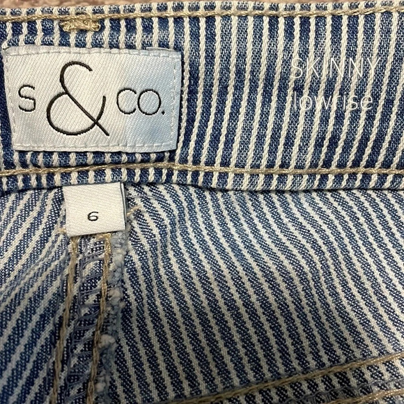 NWT S&CO. Macy’s Pin Striped Skinny Low Rise Denim Jeans 6 - Picture 7 of 16